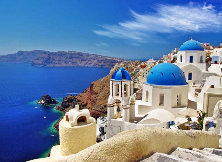 Mykonos Vs Santorini: Which Island is the Better Option for You